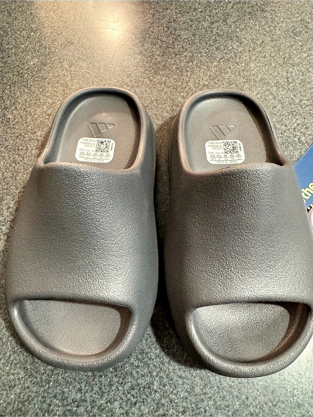adidas YZY Slide Kids Gray Slides Size 10K NWT